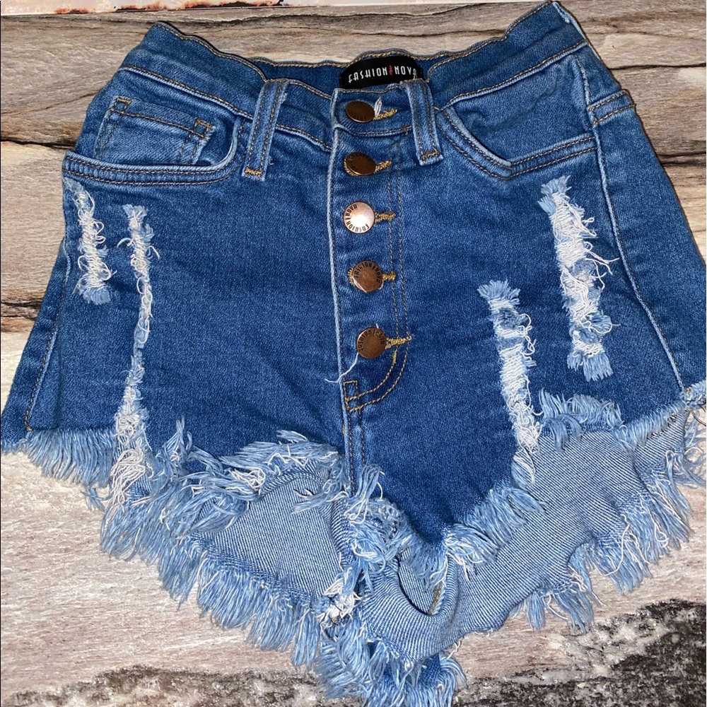Fashion nova shorts